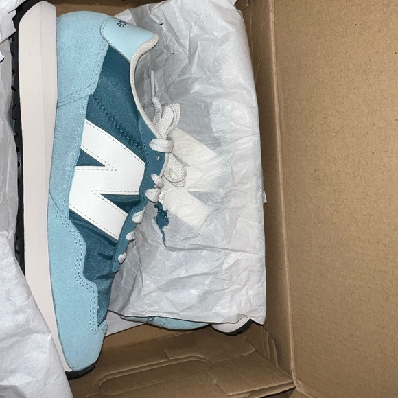 NWT Womens New Balance V237 Size 7 ❗️sold out!! - Picture 5 of 7